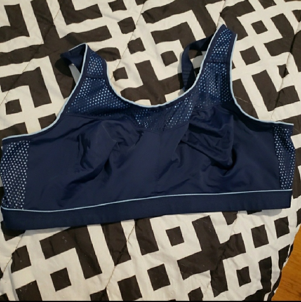 Sports bra